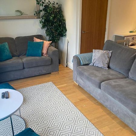 Bevendean Beach Hut - Modern 5 Bedroom House, With Parking Brighton Dış mekan fotoğraf